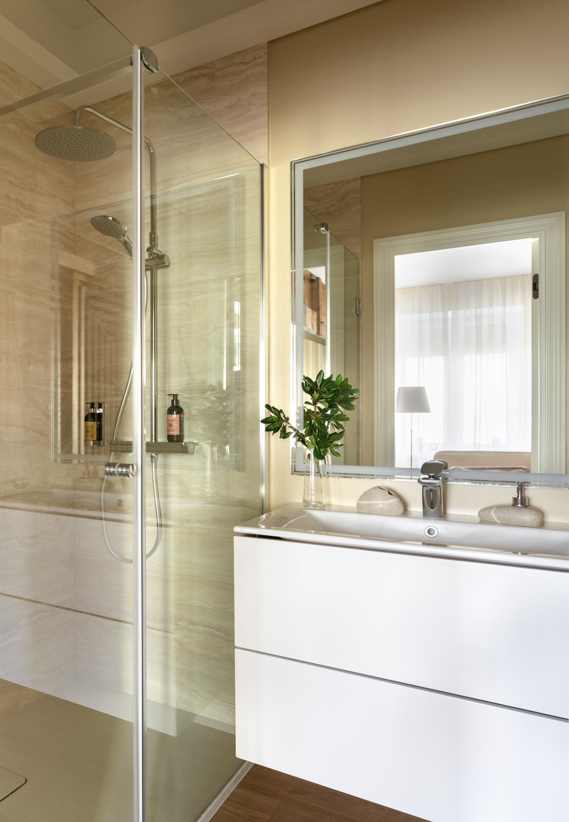 Реализация двухкомнатной квартиры в Малом Гнездниковском переулке.Realization of