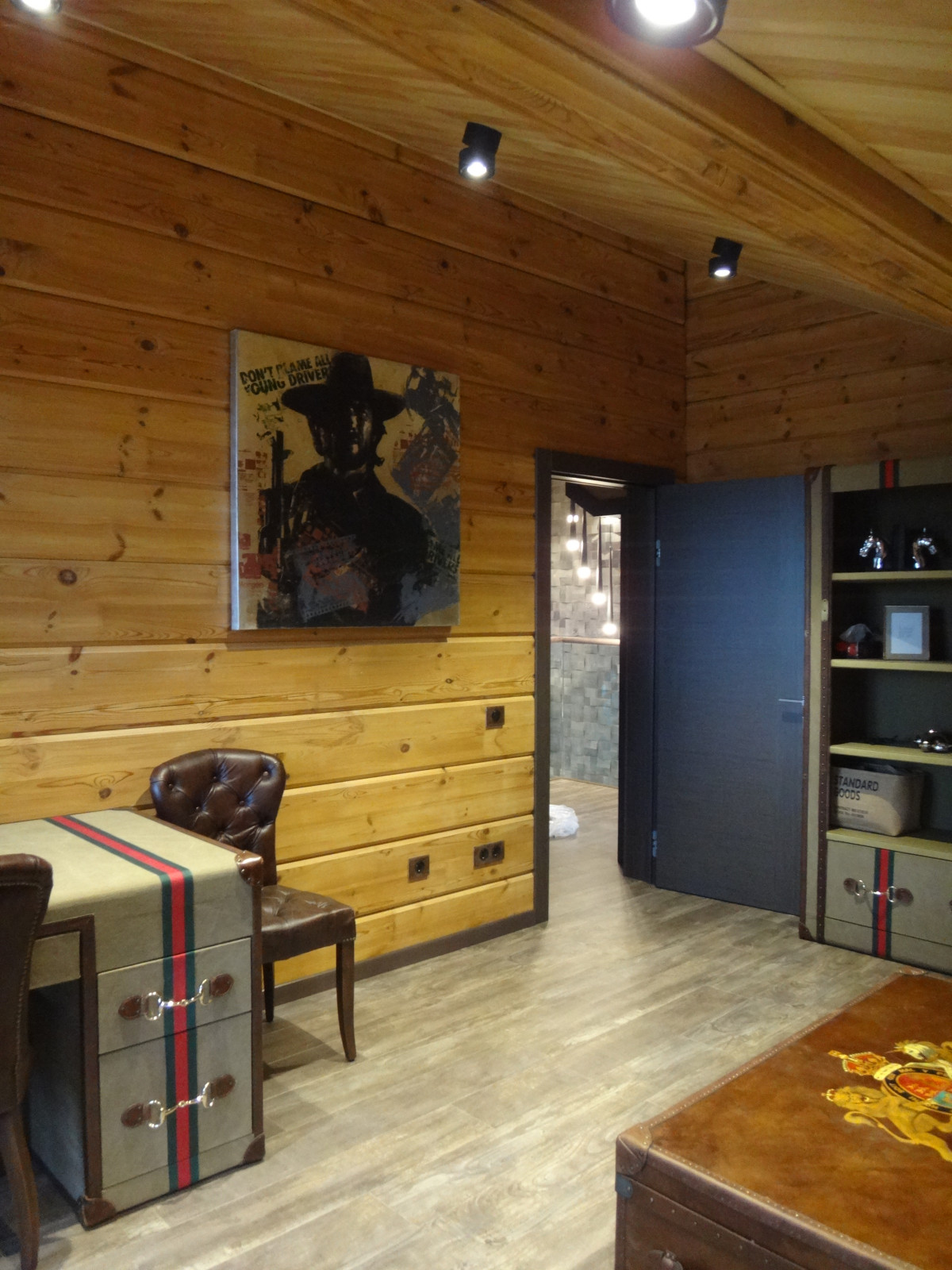 Частный дом из клееного бруса 500 кв.м.  д.Мостовское.