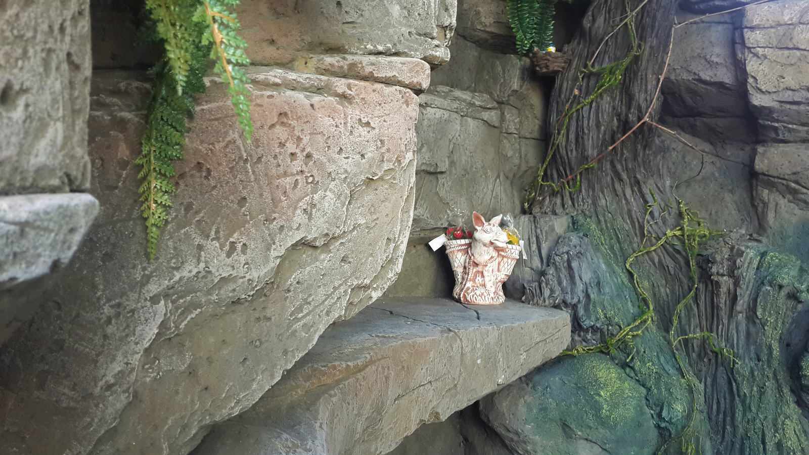 Искусственные скалы.