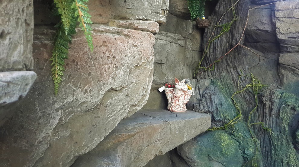 Искусственные скалы.