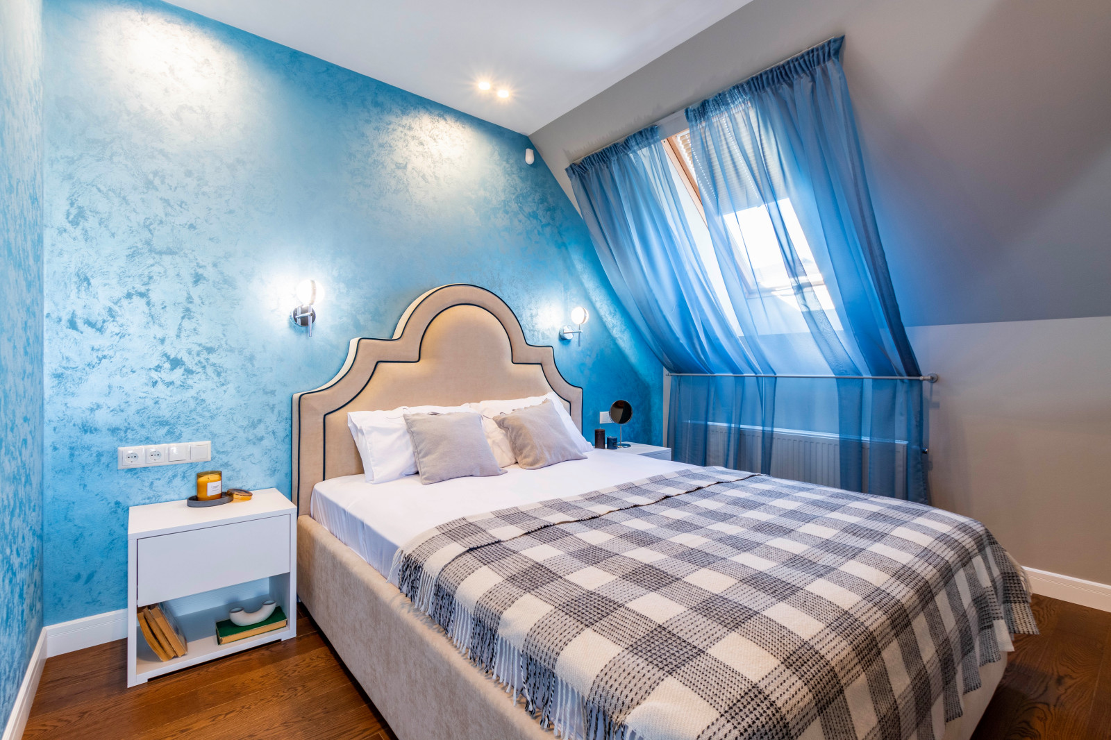 Гостевая спальня с личным санузлом.