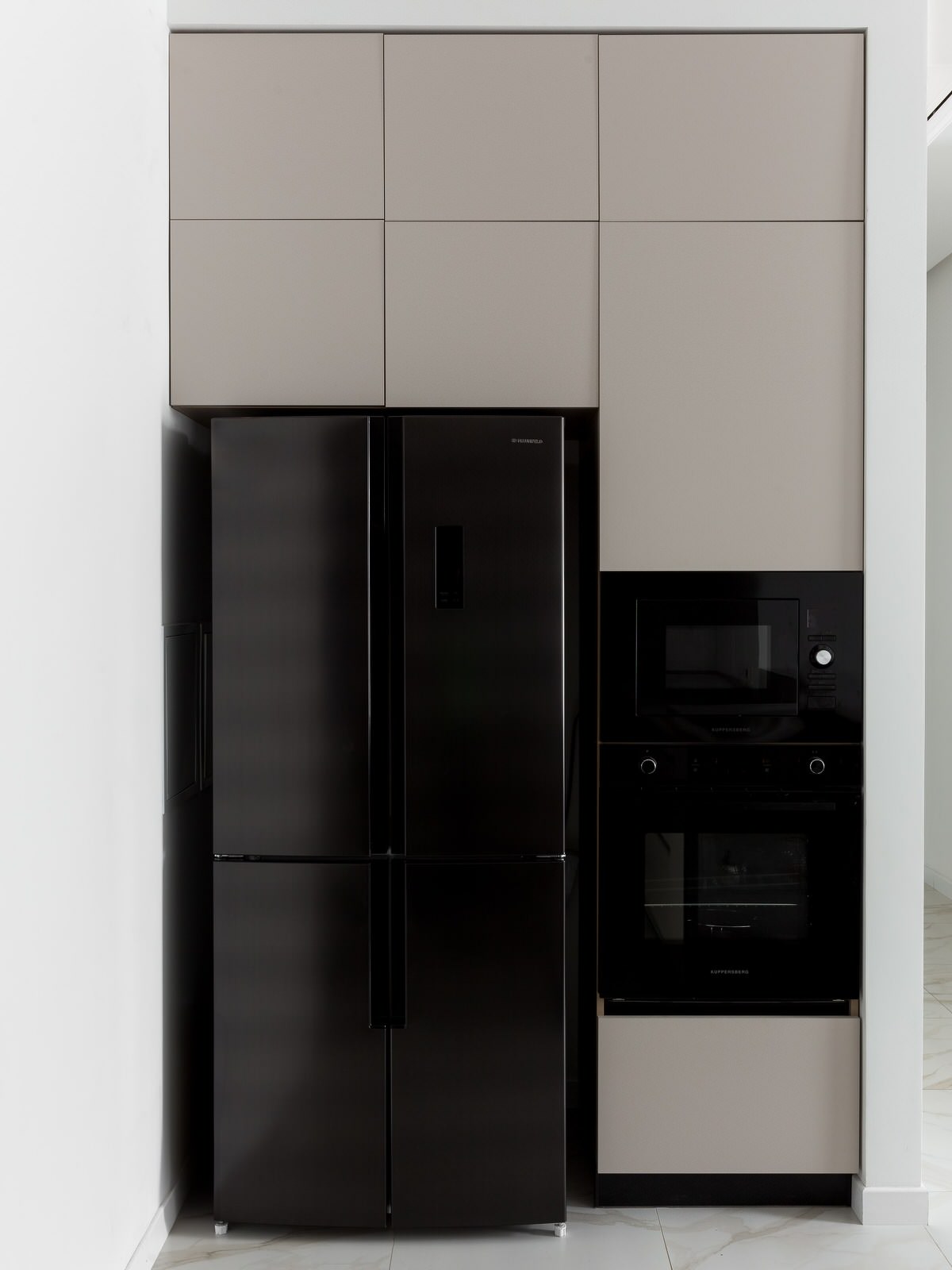 Угловая кухня-гостиная с барной в ЖК Матч Поинт