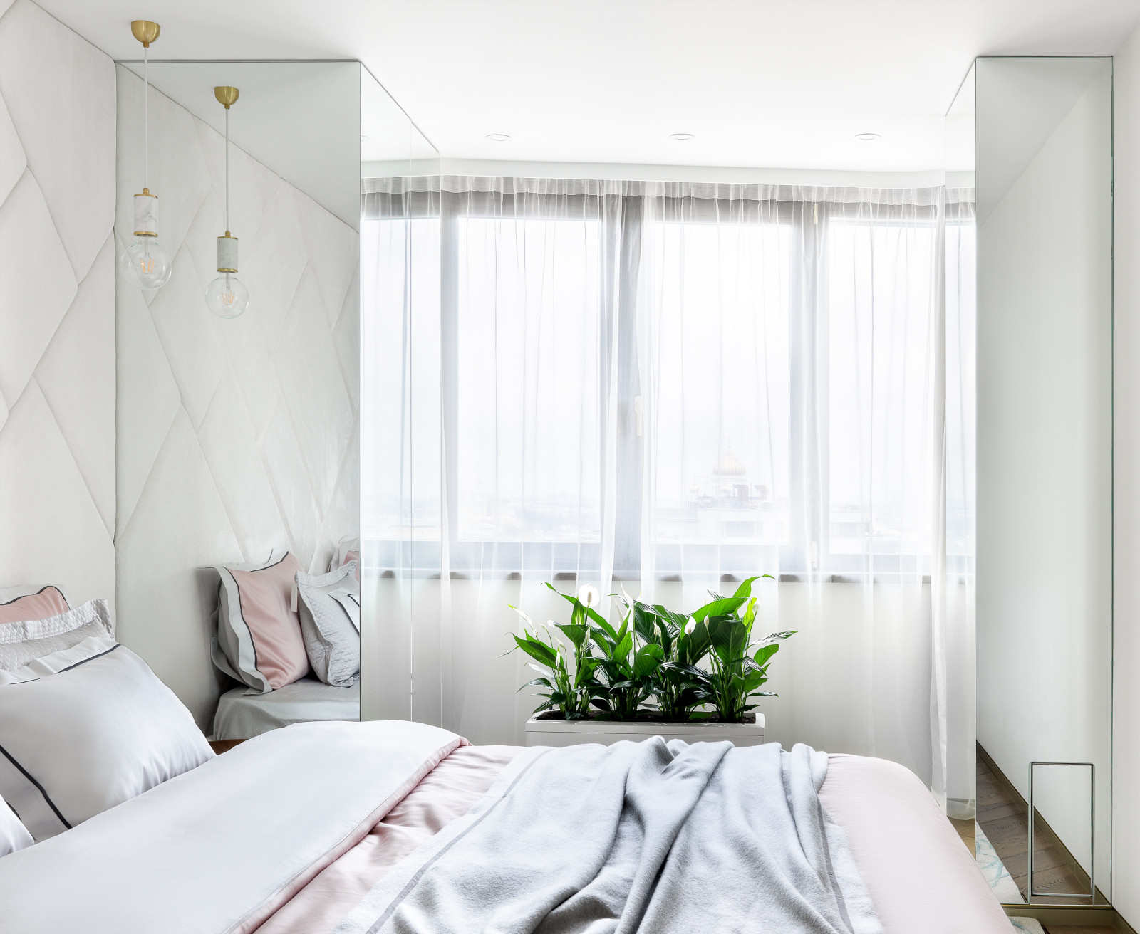 Зеркальная квартира