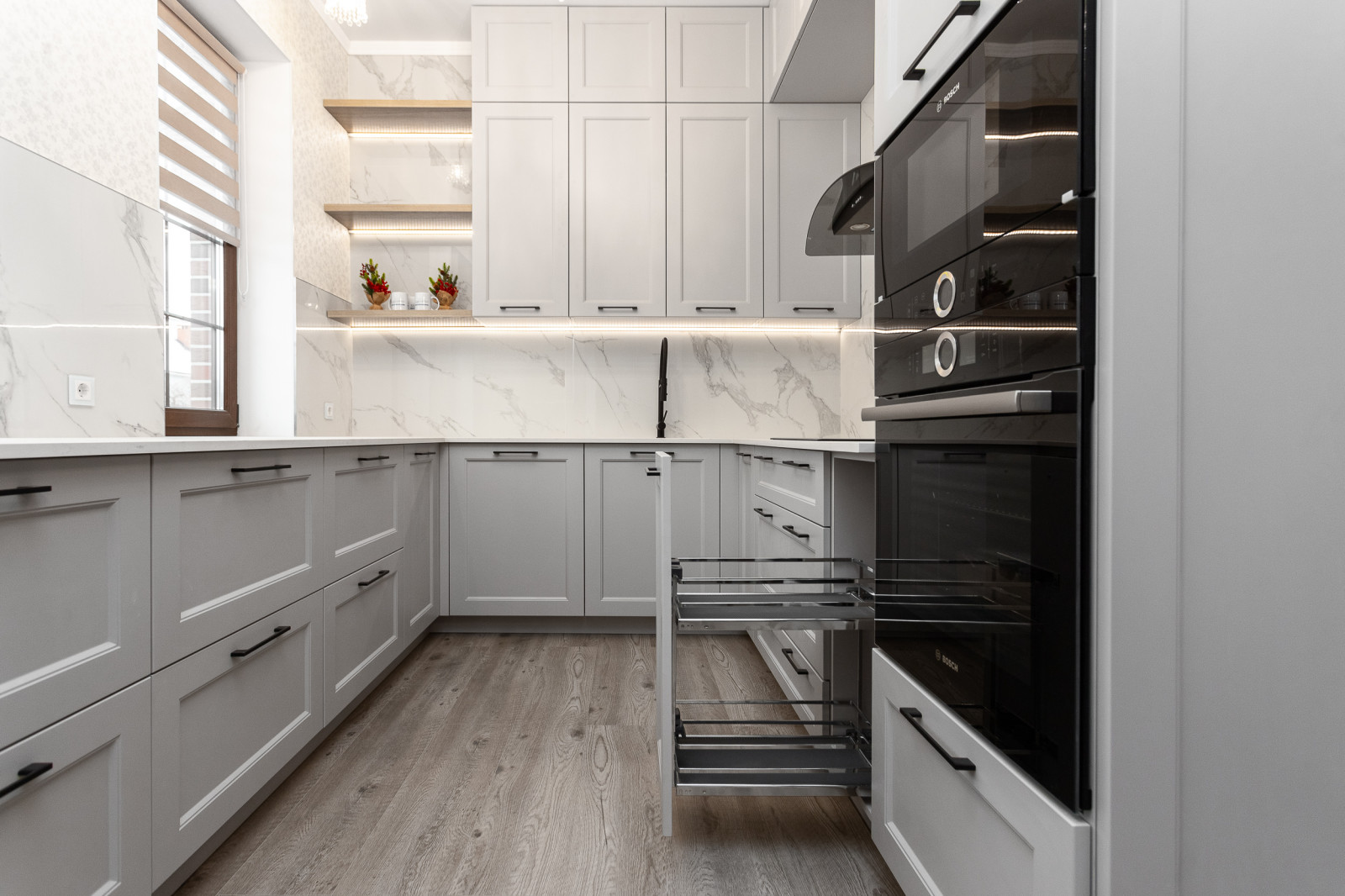 Кухня в стиле современная классика у моря