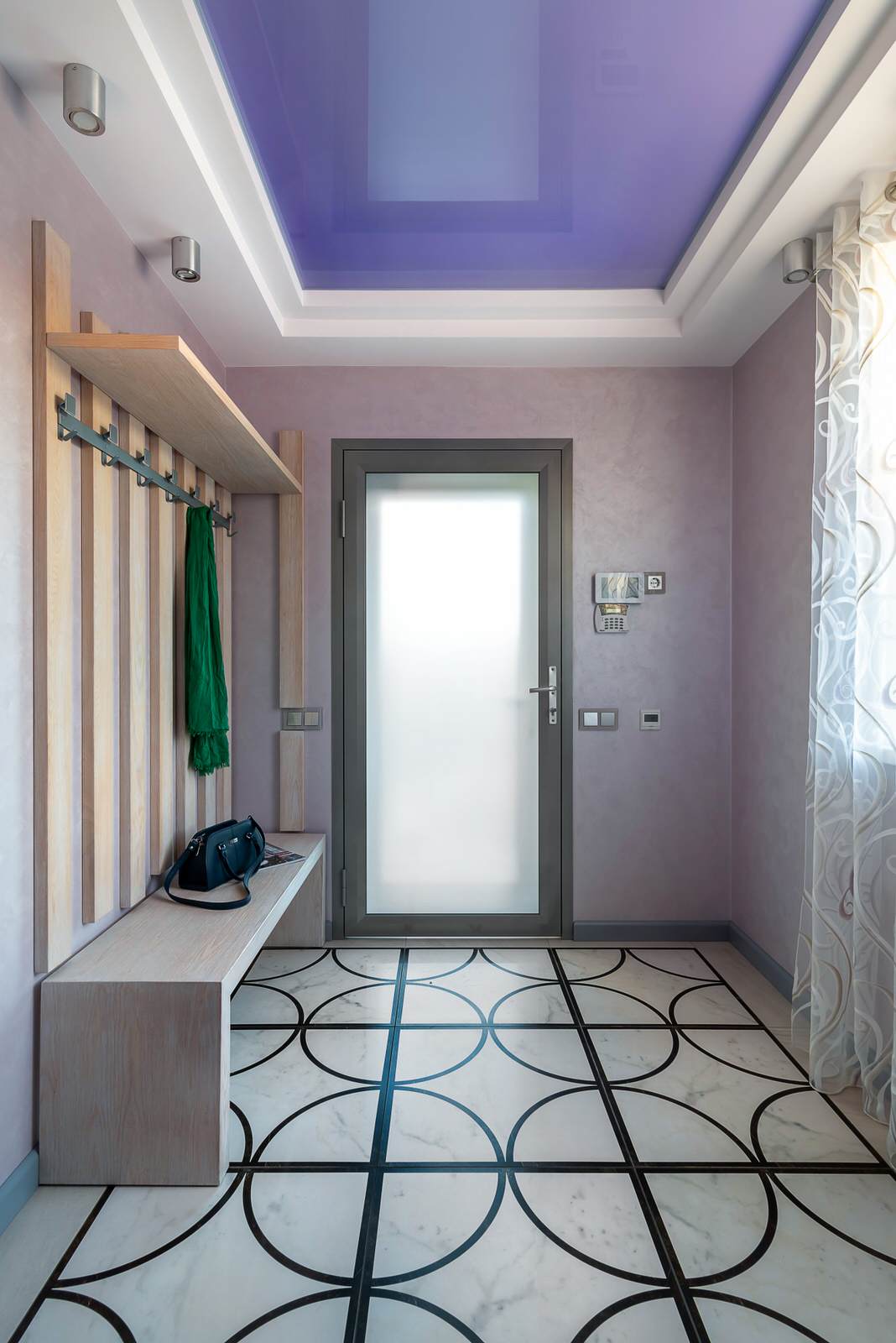 Дом с ирисом