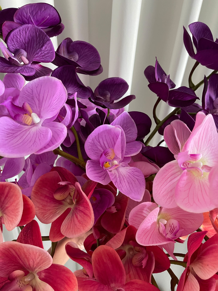 Обложка проекта: Office decoration with real touch orchids.