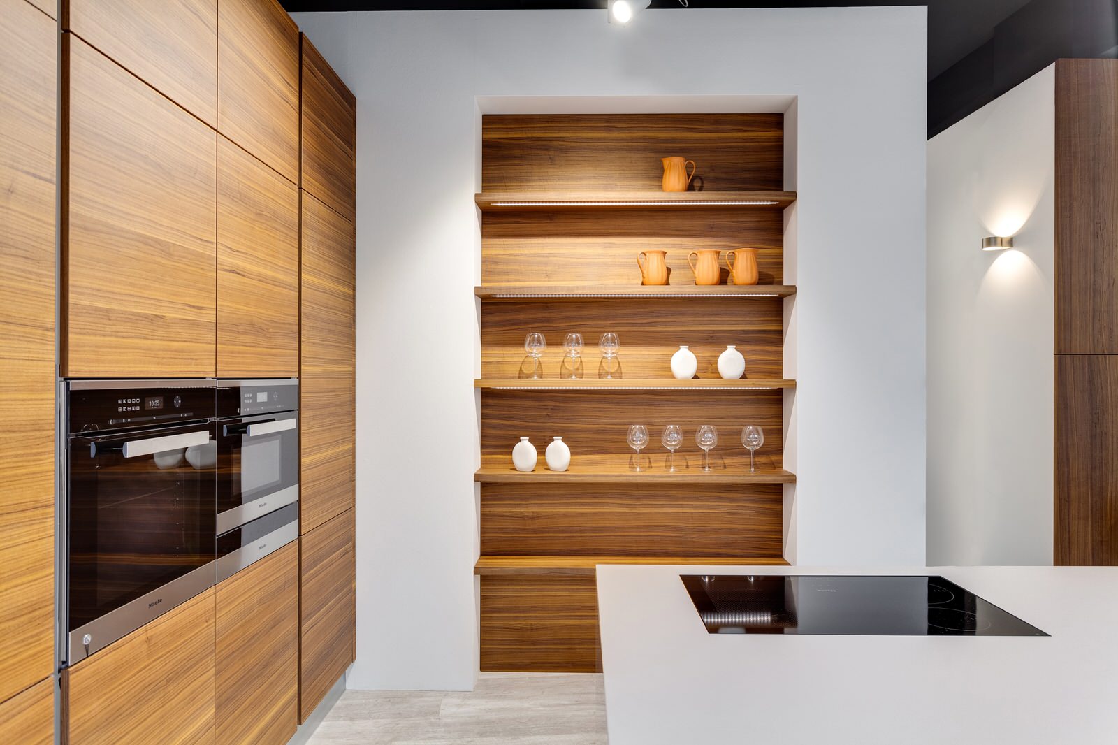 Шпонированные кухни