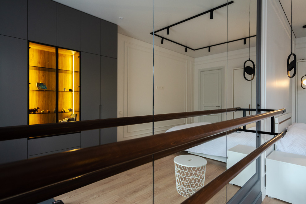 Просторная квартира в серых цветах