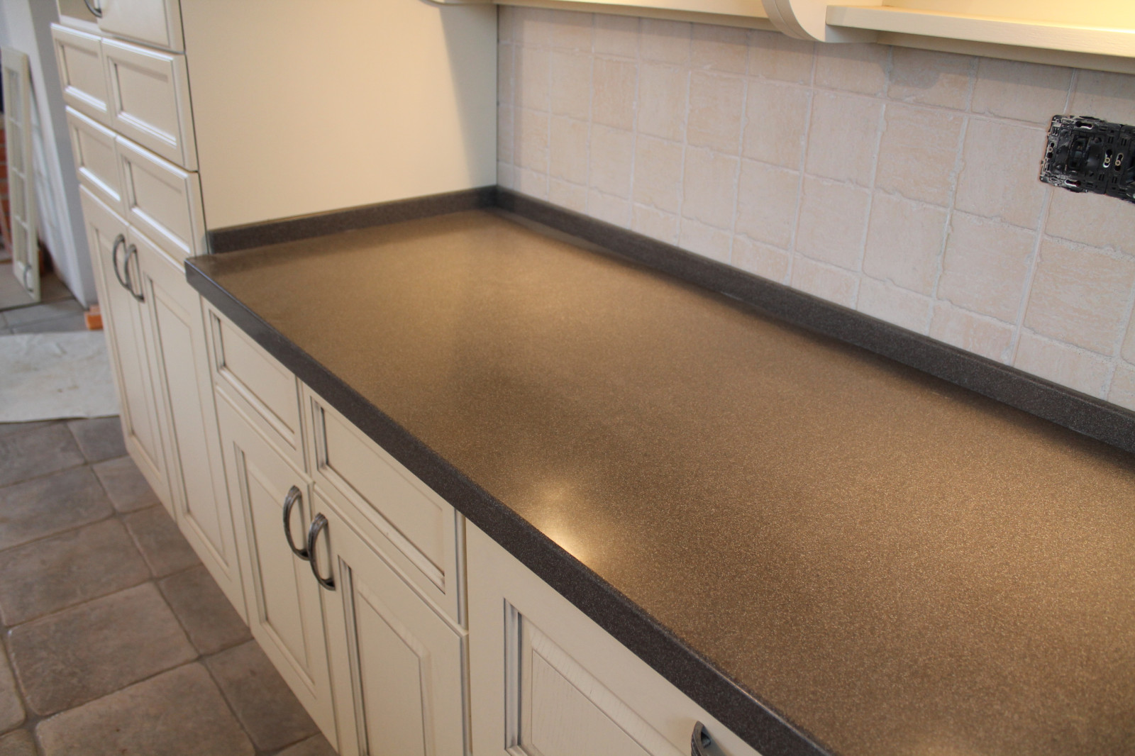 Почему так популярна г-образная кухня.