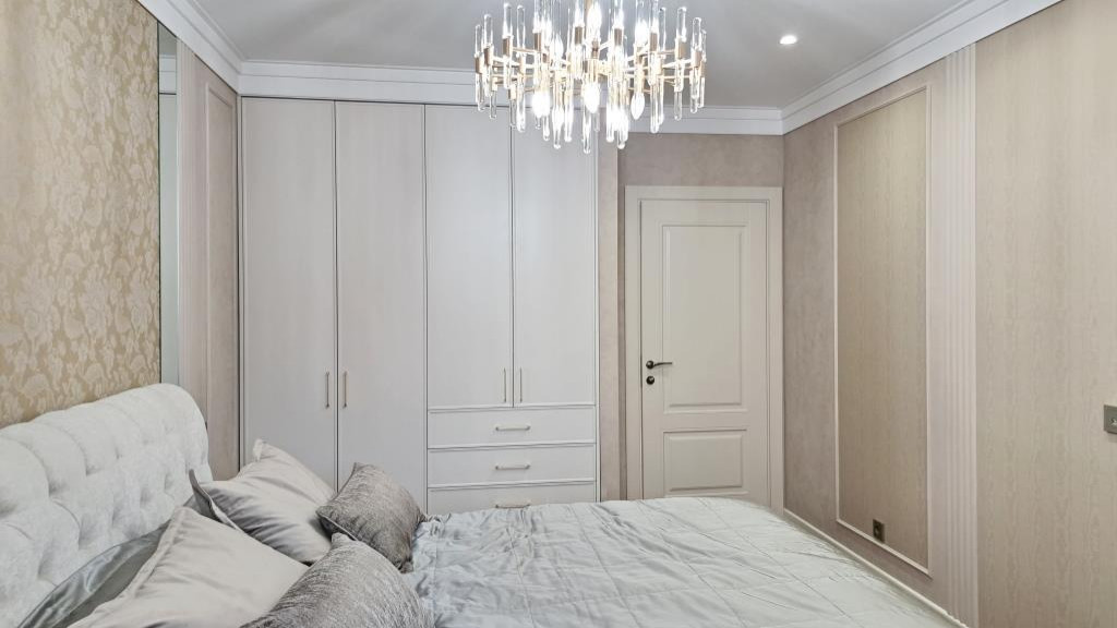 Современная классика в эмали и золоте