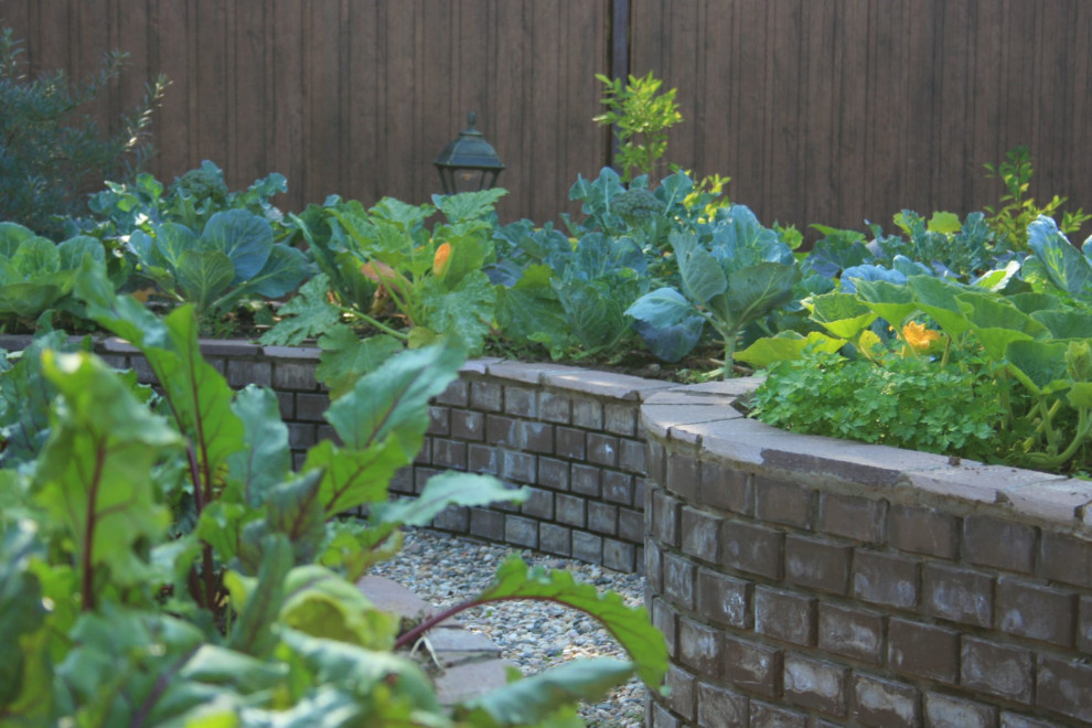 Дизайн участка с уклоном более 7 м.