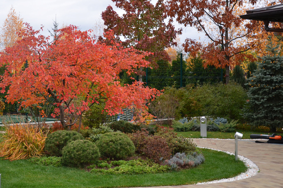 Современный сад в КП "Бенелюкс" вилла 1