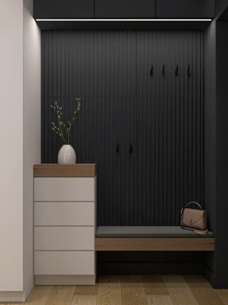 Прихожая с 7 дверьми