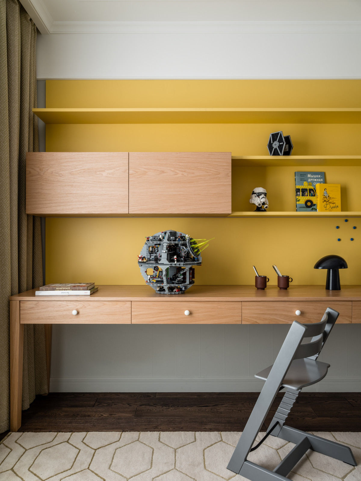 Светлая квартира для ценителей искусства в Москве 120 кв.м.