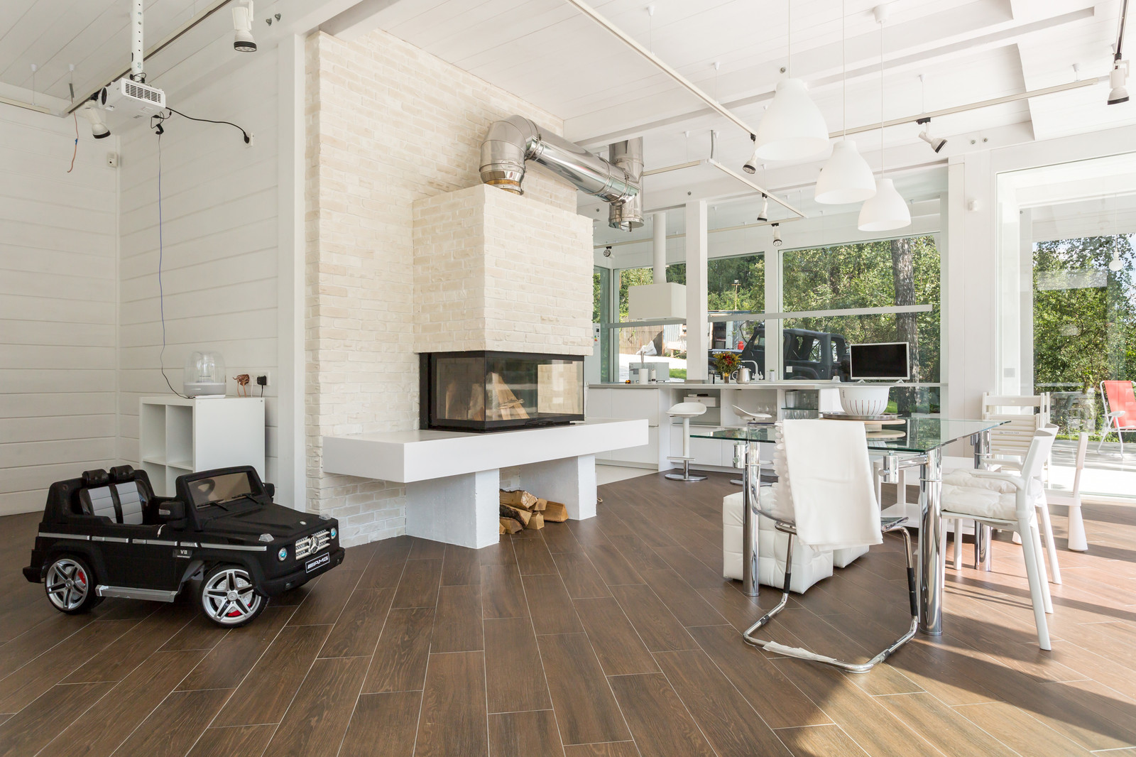 Обложка альбома: Интерьер в белом