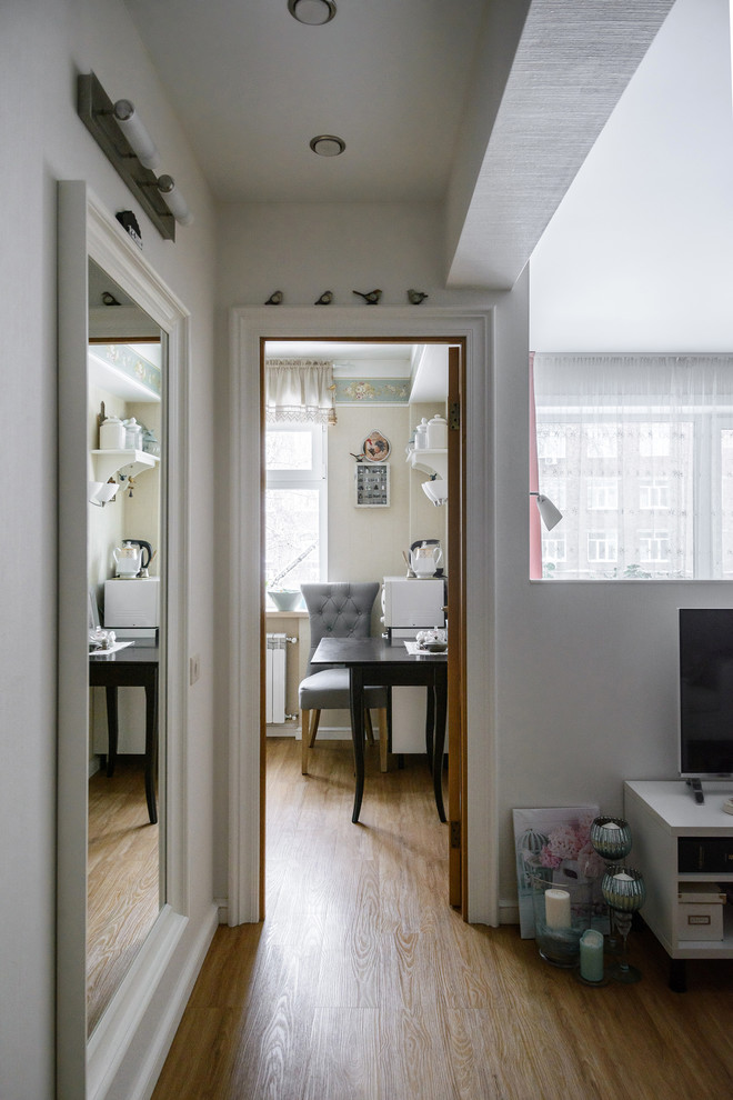 Сапожник с сапогами