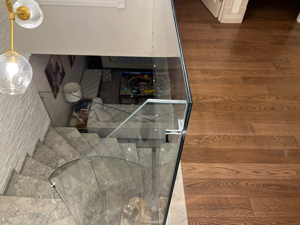 Стеклянные ограждения на лестницу