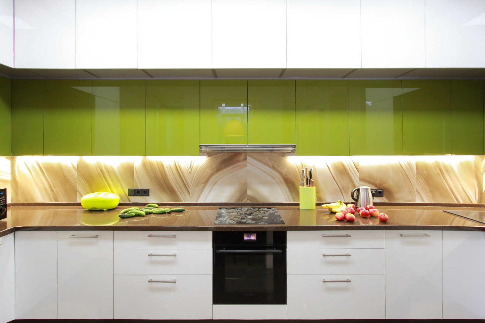 Зеленый диван и новая жизнь интерьера