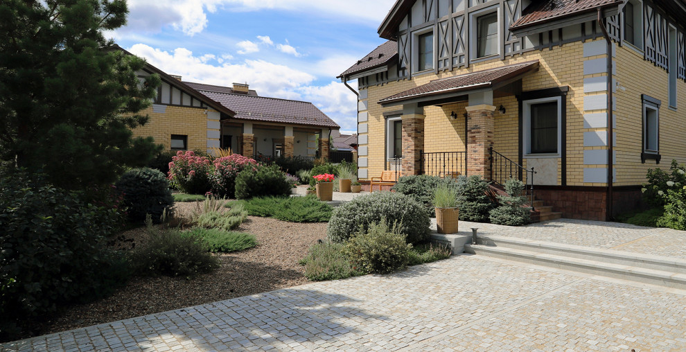 Обложка проекта: Элимус песчаный в плетеных корзинах и другие сизоватые и серебристые растения