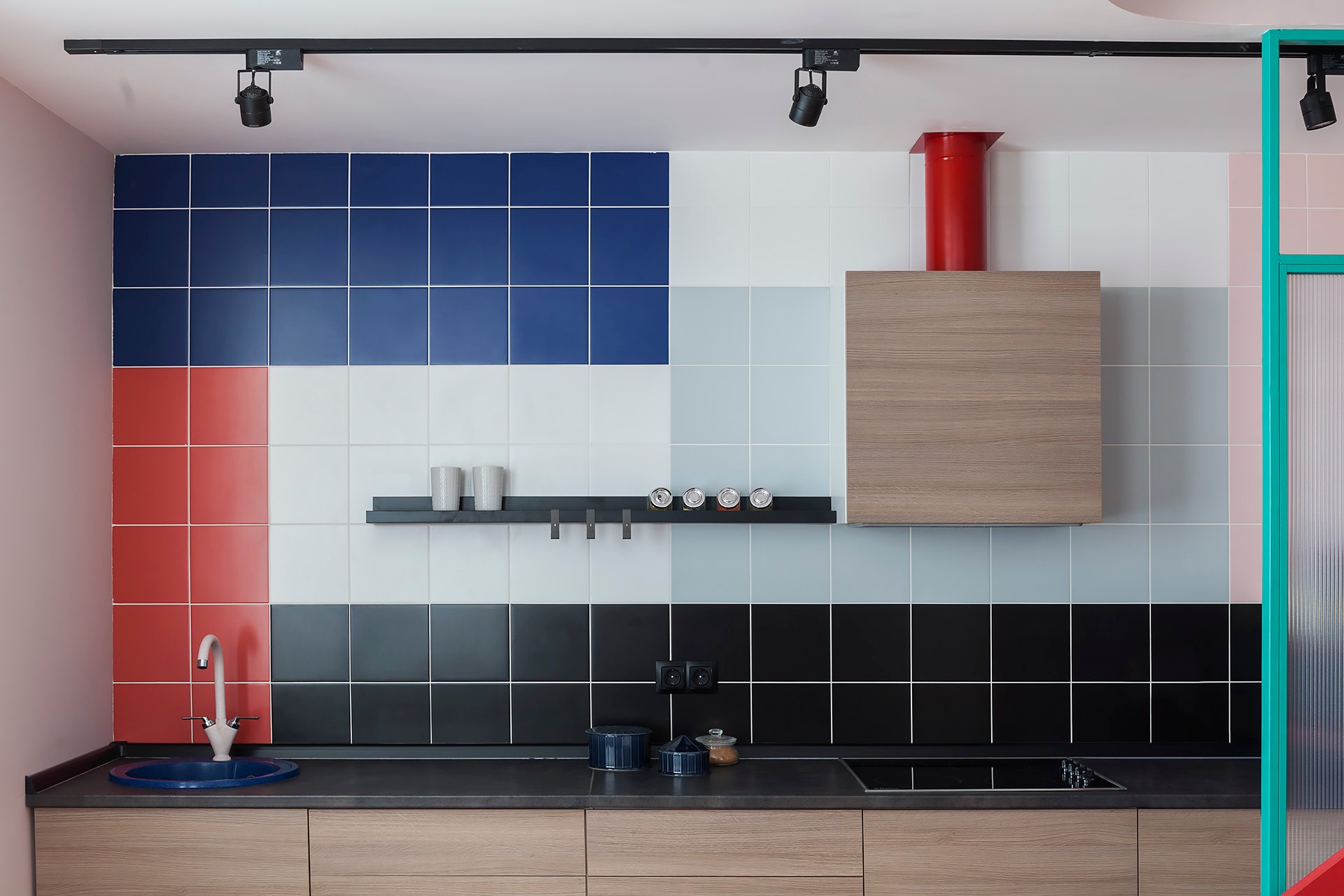 Houzz тур: Апартаменты под цвет костюма Супер Марио