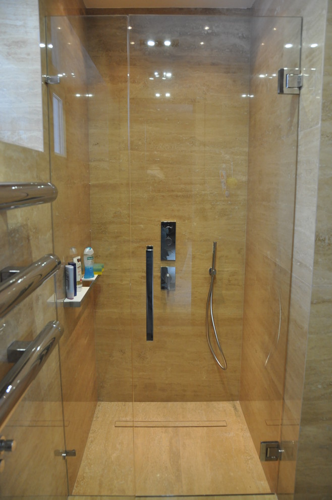 Душевые и стеклянные перегородки на фурнитуре MWE Германия