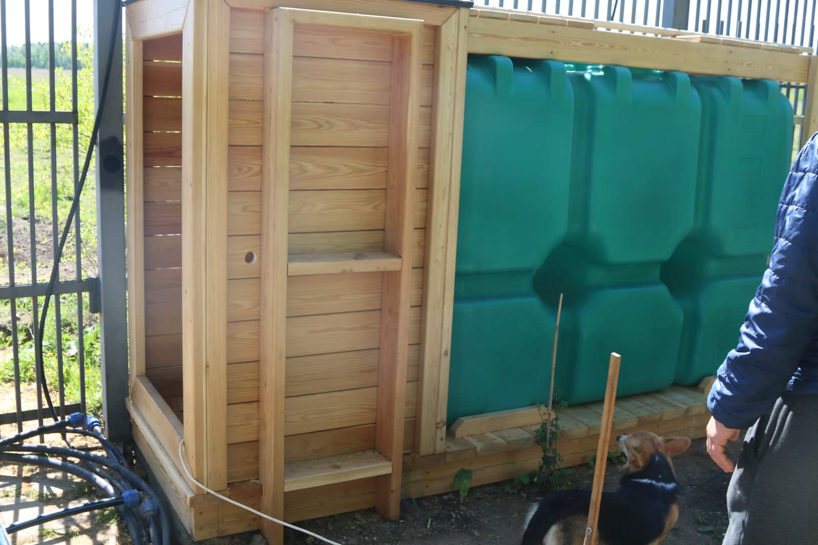 Как правильно: Отвести лишнюю воду с участка