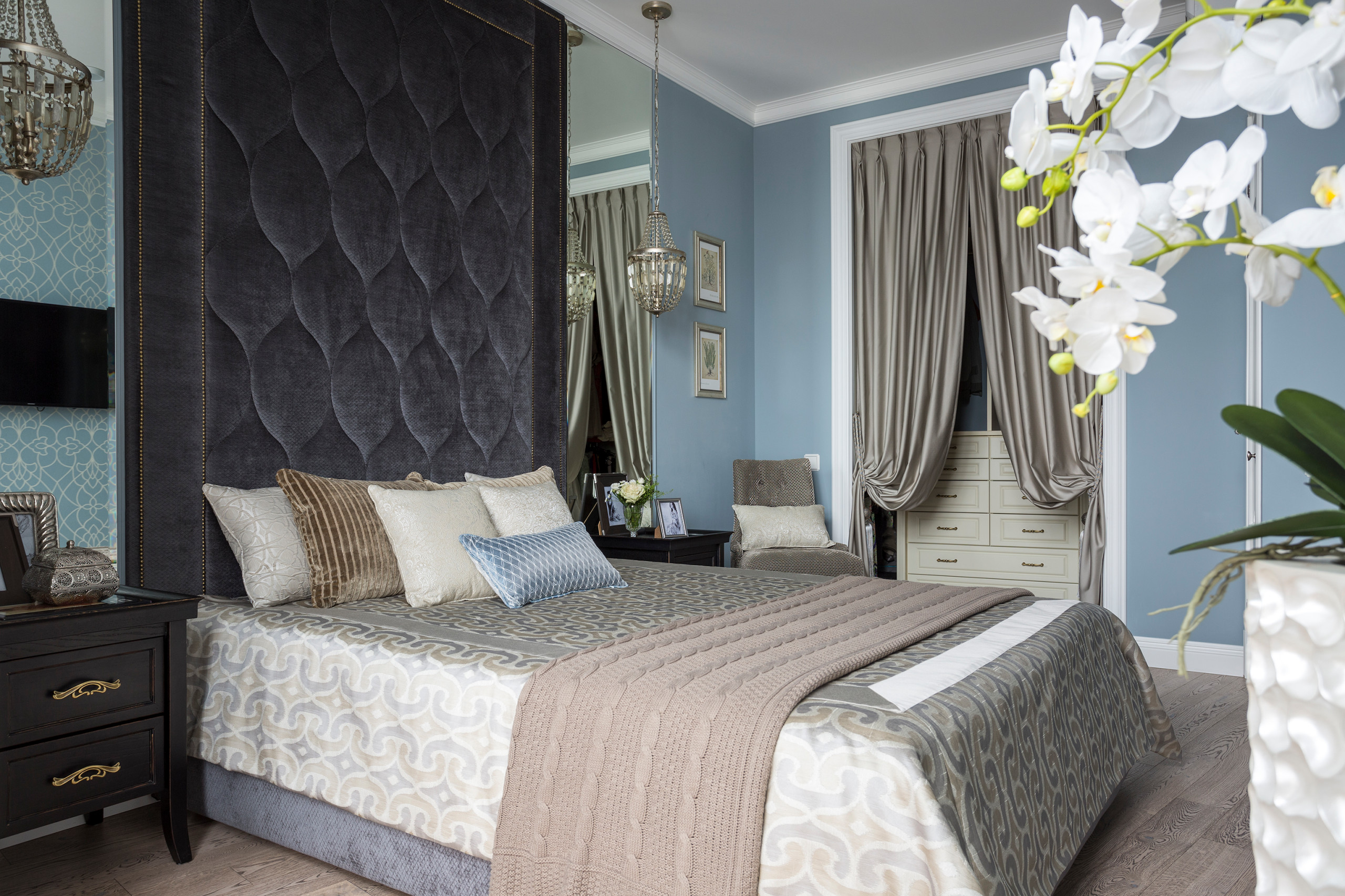 Houzz тур: Квартира с четырьмя лоджиями и тремя хозяйками