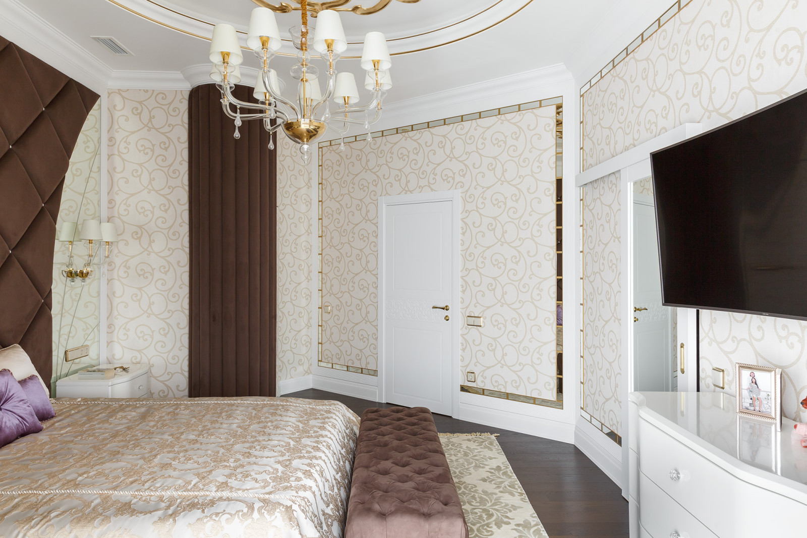 Мебель и мягкие стеновые панели для проекта дизайнера Натальи Резцовой