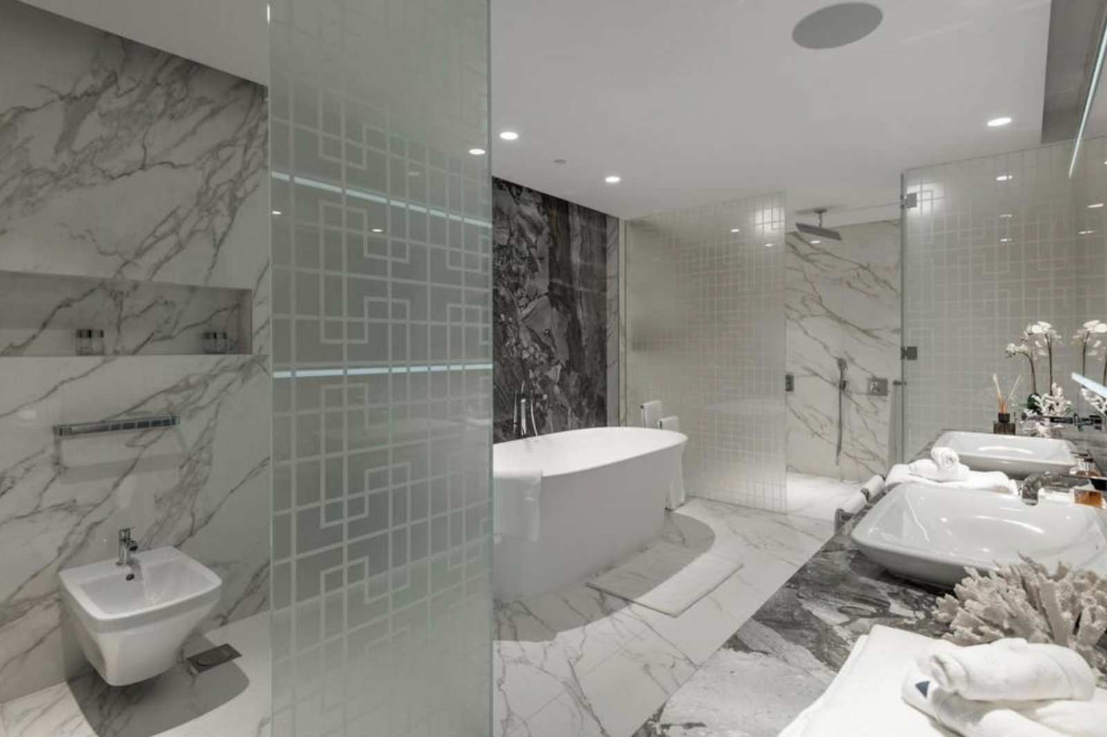 Квартира на побережье черного моря (дизайн - реализация дизайна)