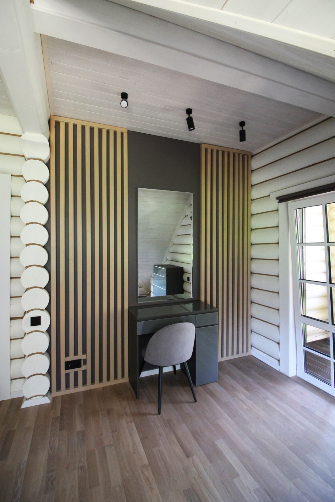 Срубовой коттедж 38 в п.Рощино, Ленинградская обл. Царство-Королевство