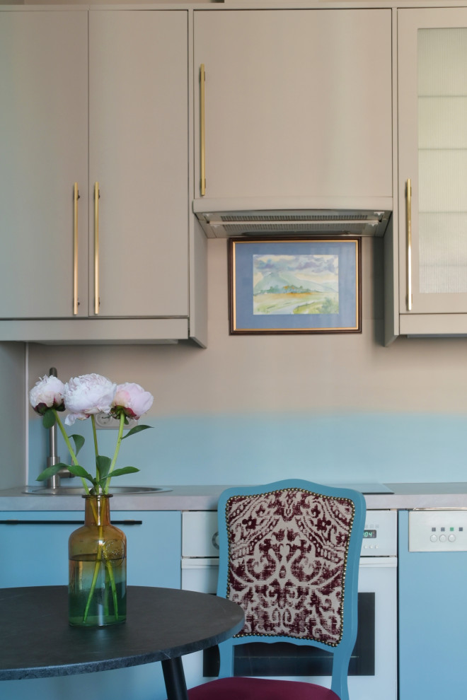 Обложка проекта: Мини студия с предметами редизайна