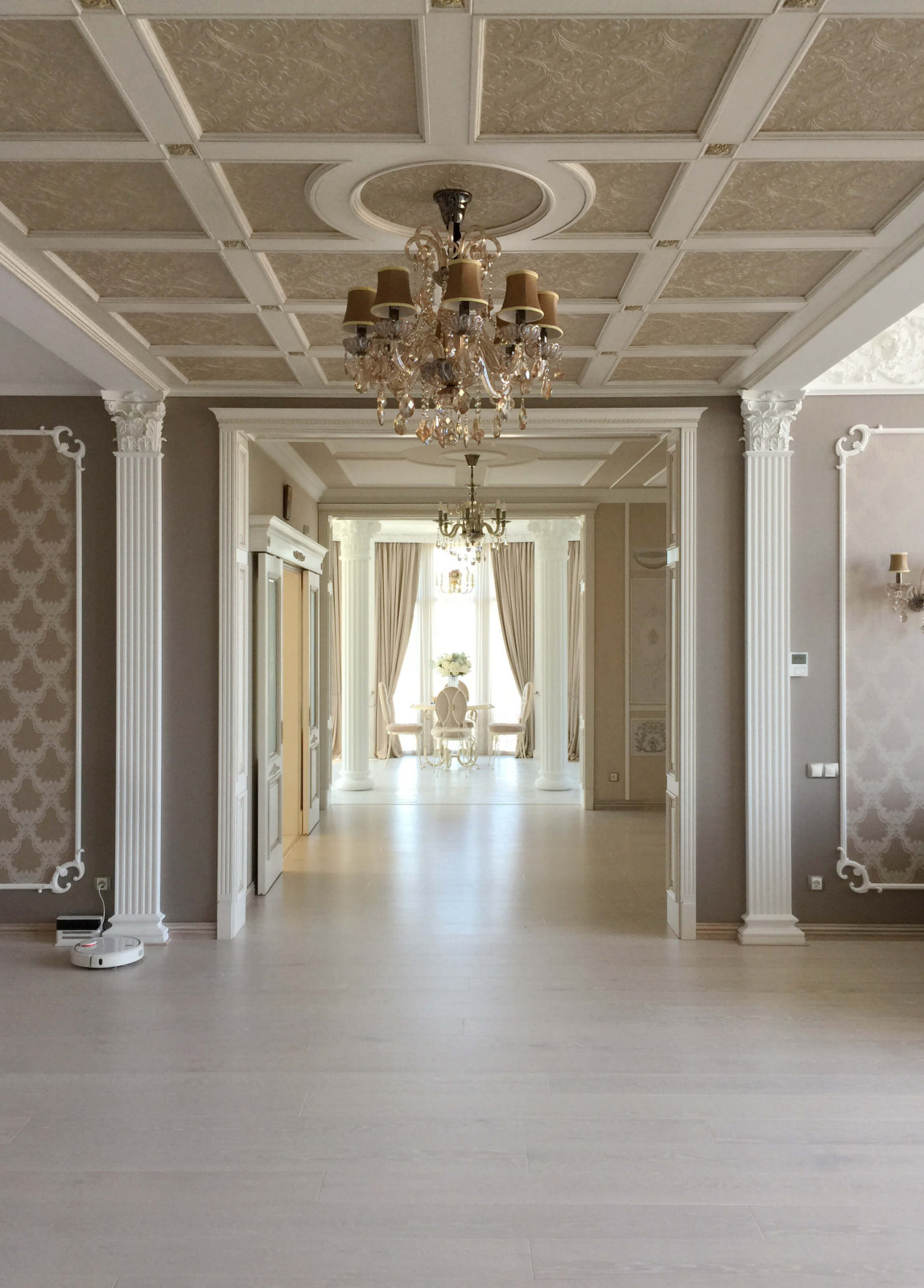 Дизайн интерьера дома в классическом стиле. Реализованный проект.