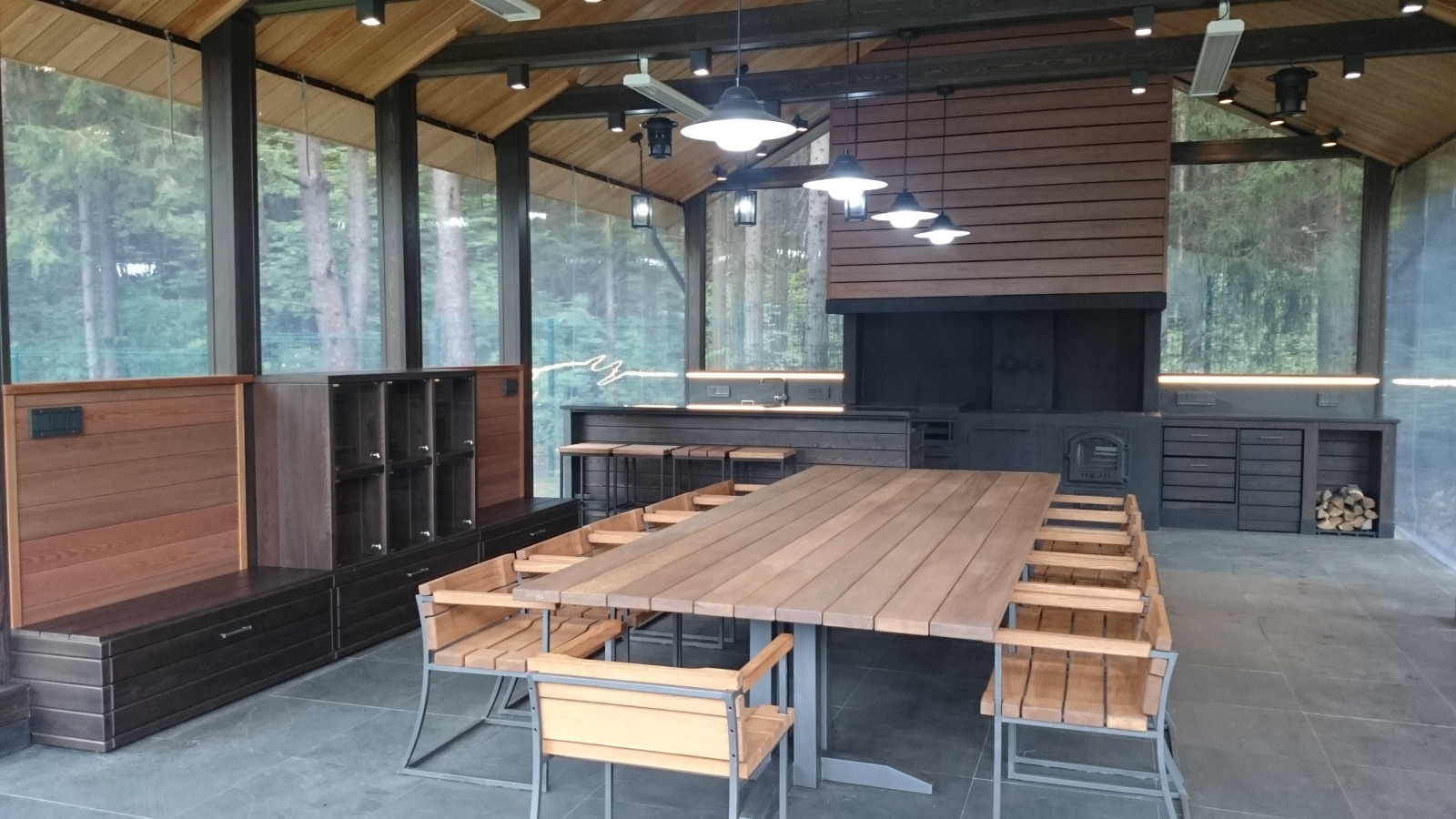 Беседка–барбекю в п. «Заокские просторы»