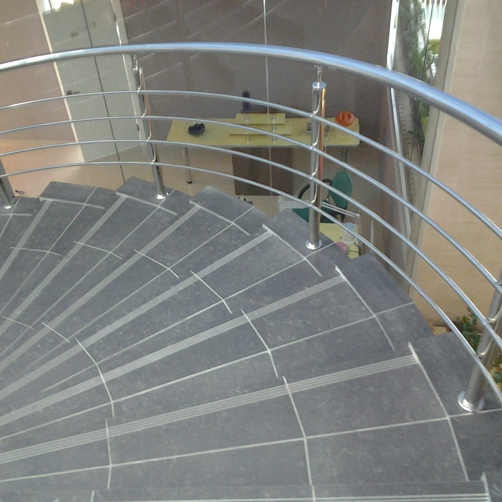 Перила из нержавейки в аквпарке.