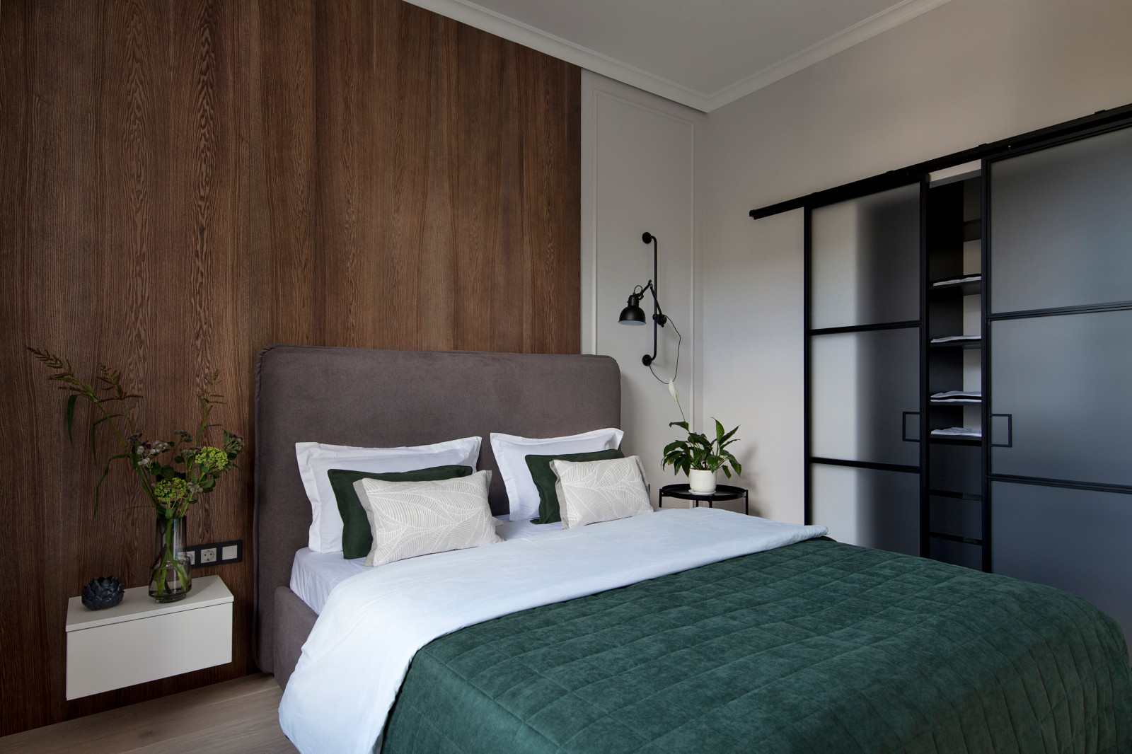 Современная классика в холостяцкой квартире