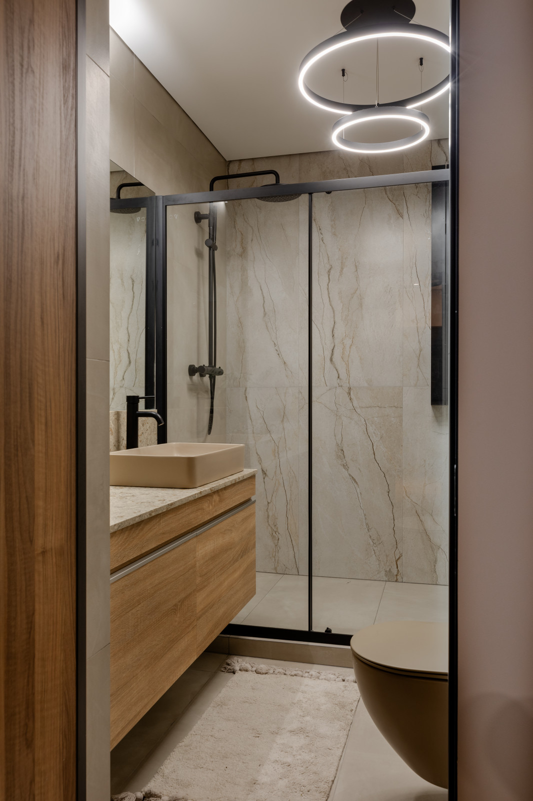 Обложка проекта: Фото. Теплый минимализм с мрамором и деревом, 62 кв.м.