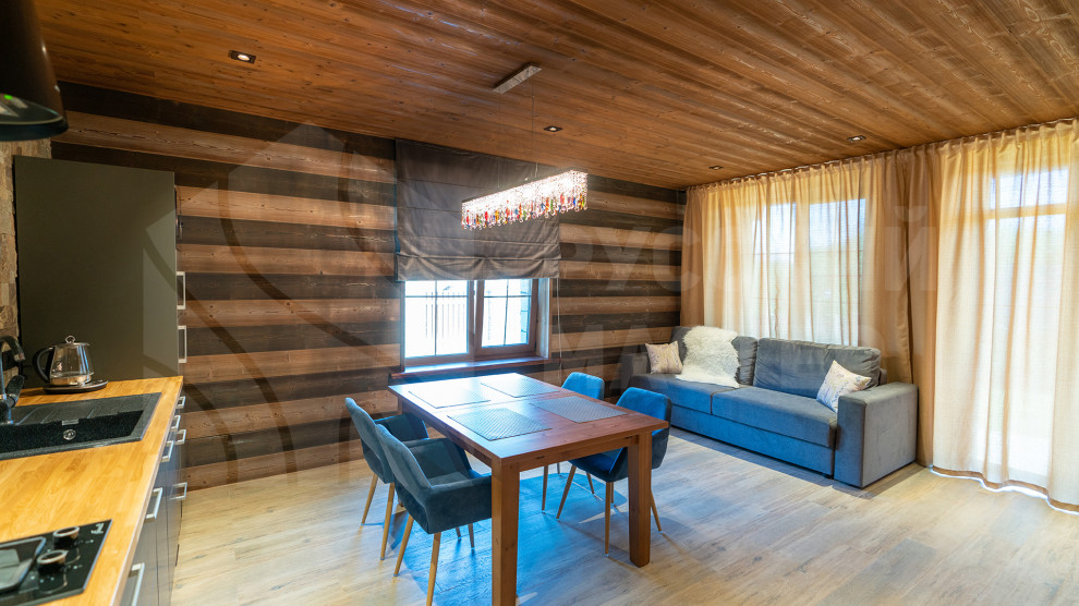 Дом в стиле шале на берегу Правдинского озера