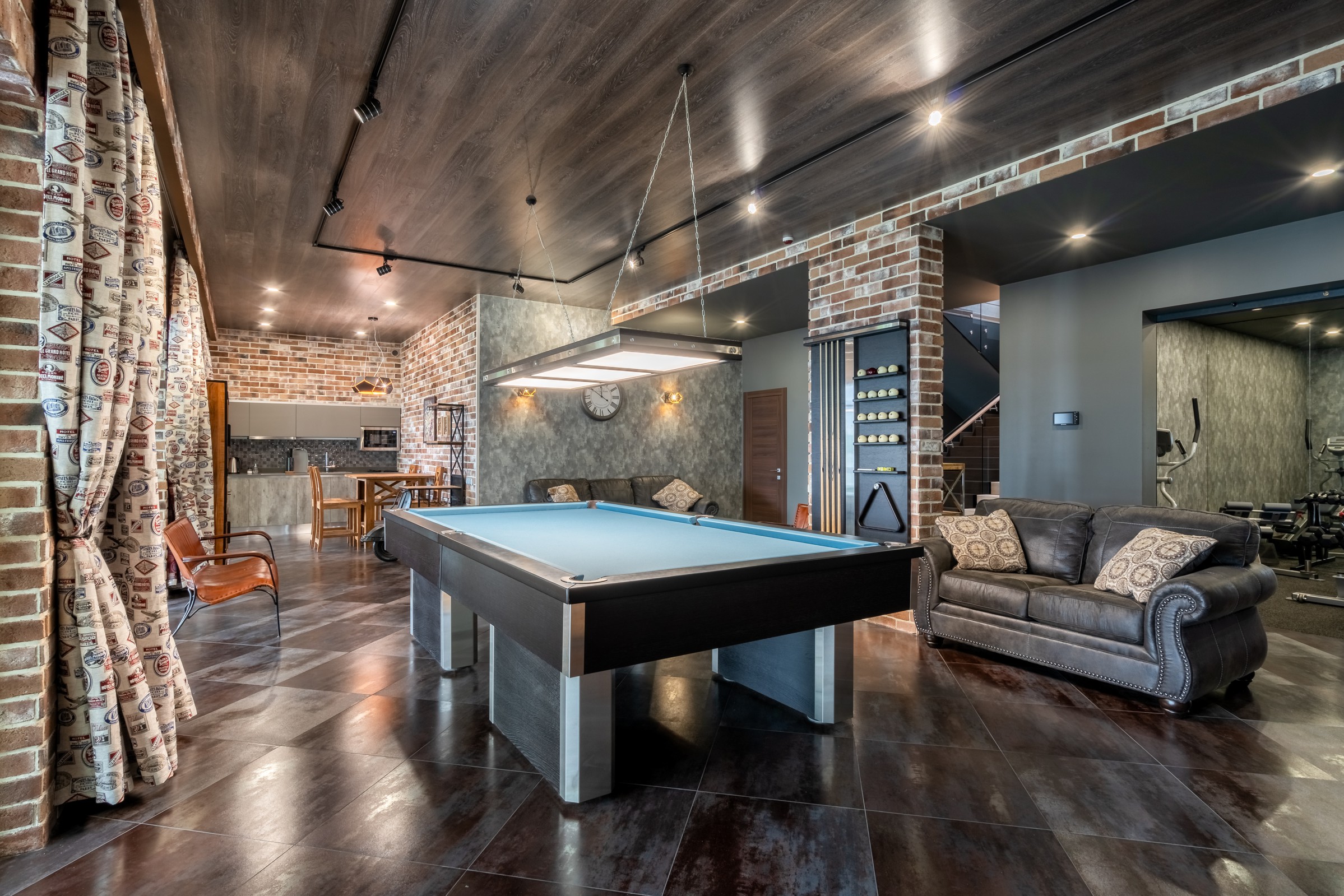 Цокольный этаж в загородном доме