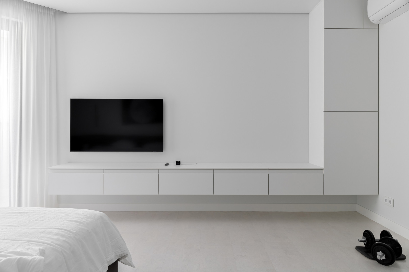 Реализация проекта трехкомнатной квартиры "ЖК на Высоте"