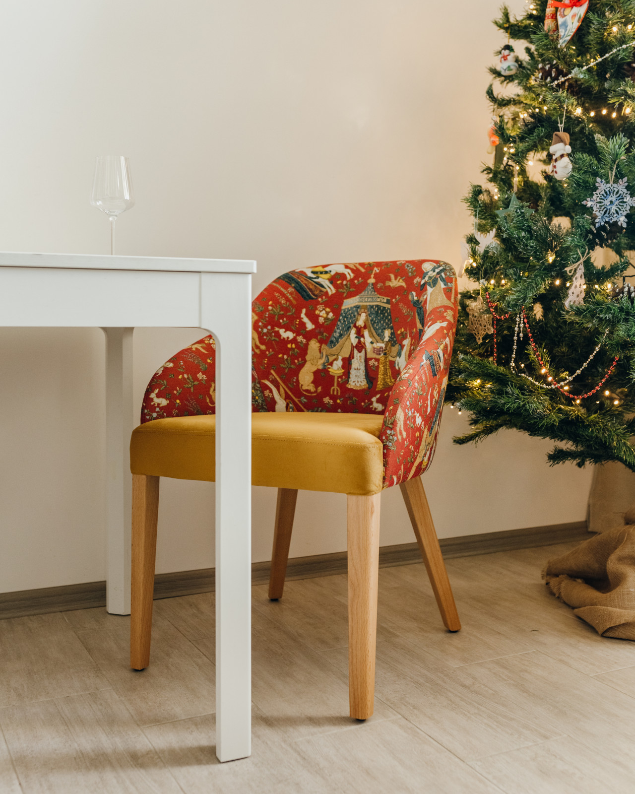 Обложка проекта: стулья Эвиан