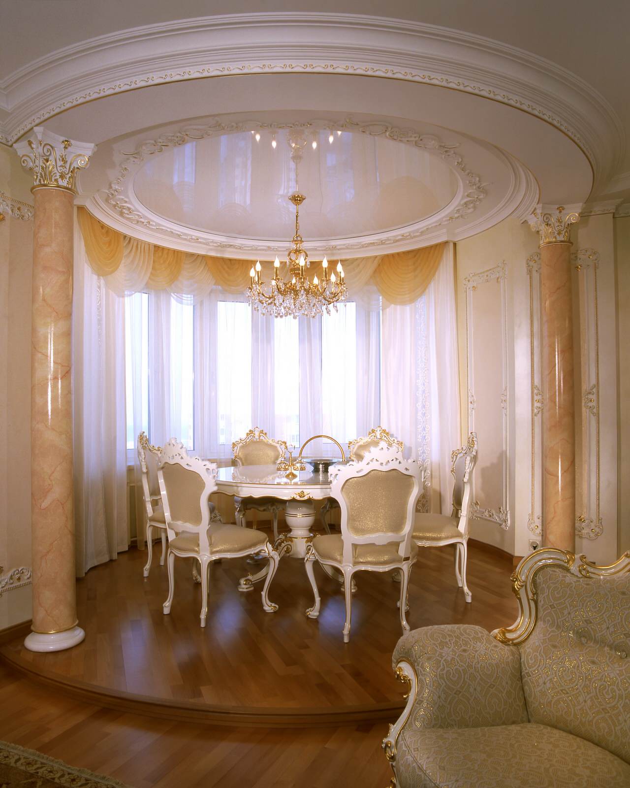 Роскошная квартира в классическом стиле с мебелью ASNAGHI