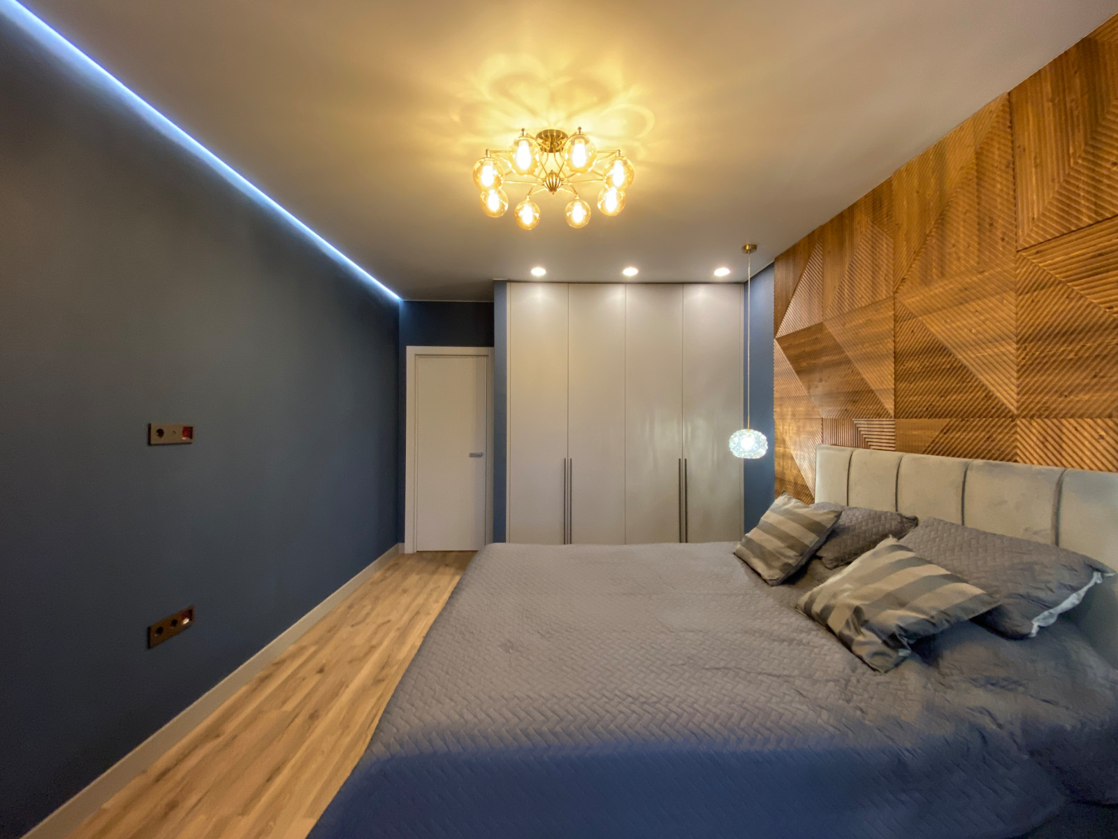 Двухкомнатная квартира 70 квадратов в г.Лобня