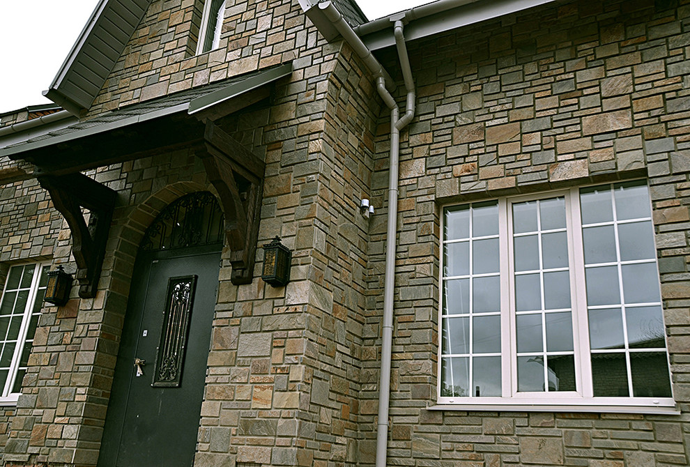 Дом из камня