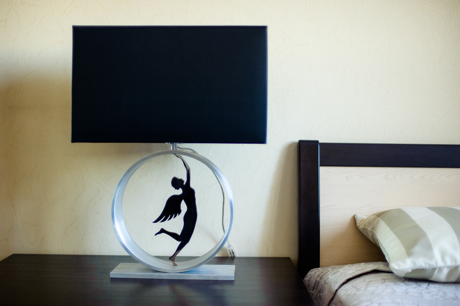 Обложка проекта: Настольная лама