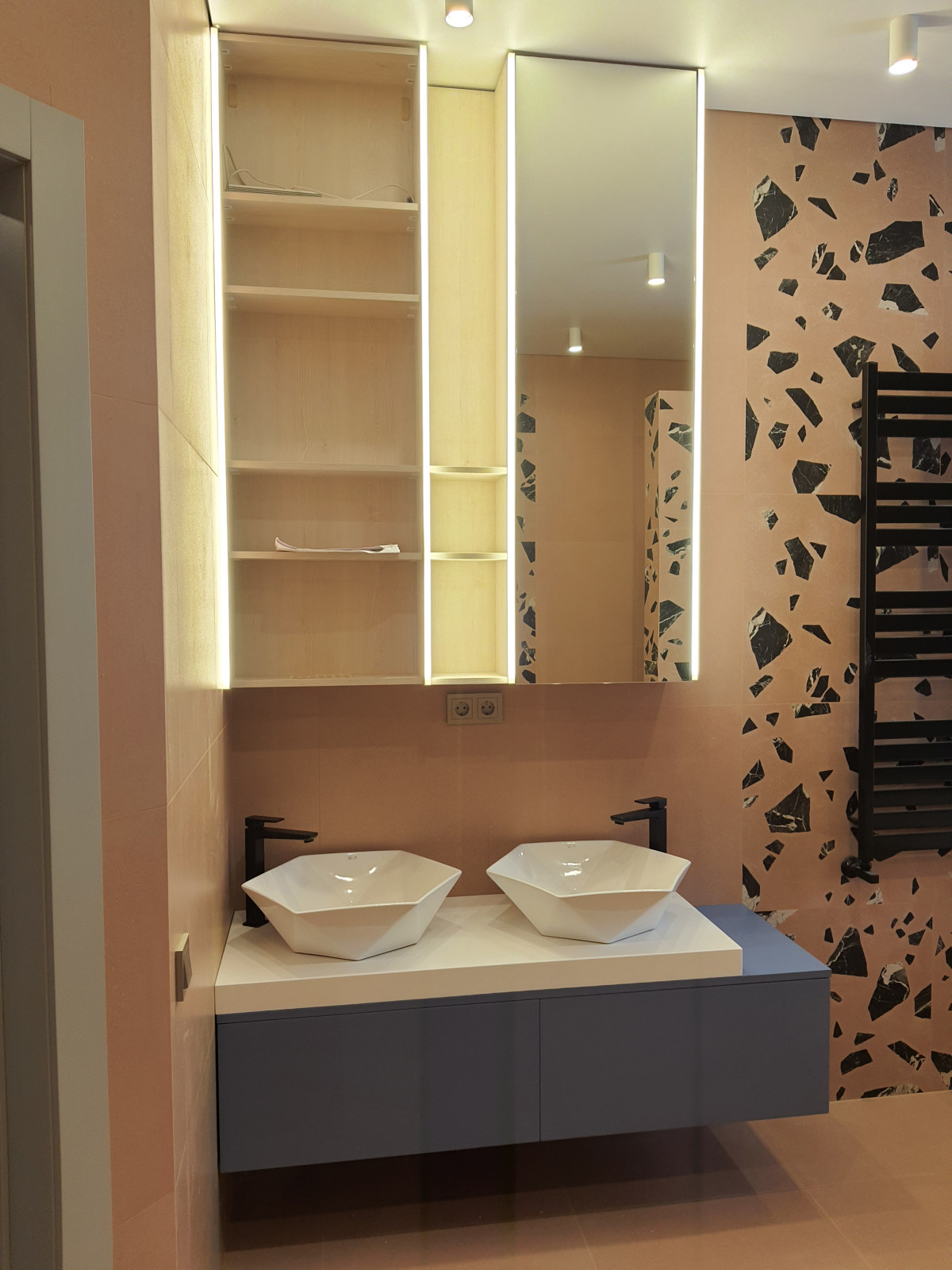 Загородный дом с яркими акцентами