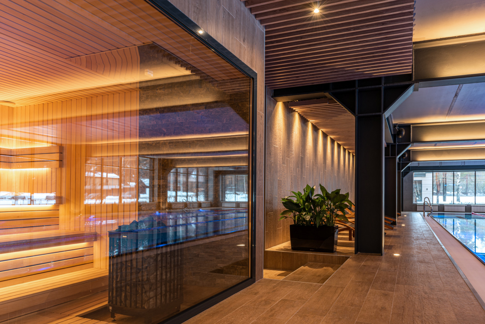 Бассейн в парк-отеле PLES, г. Тамбов