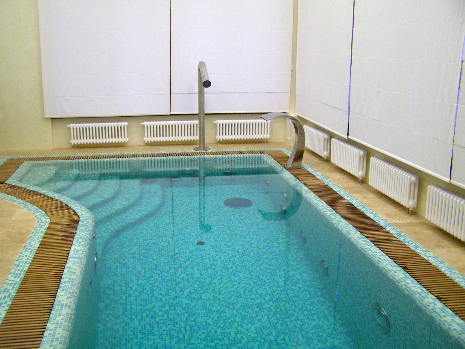 Обложка проекта: Бассейн в Комарово