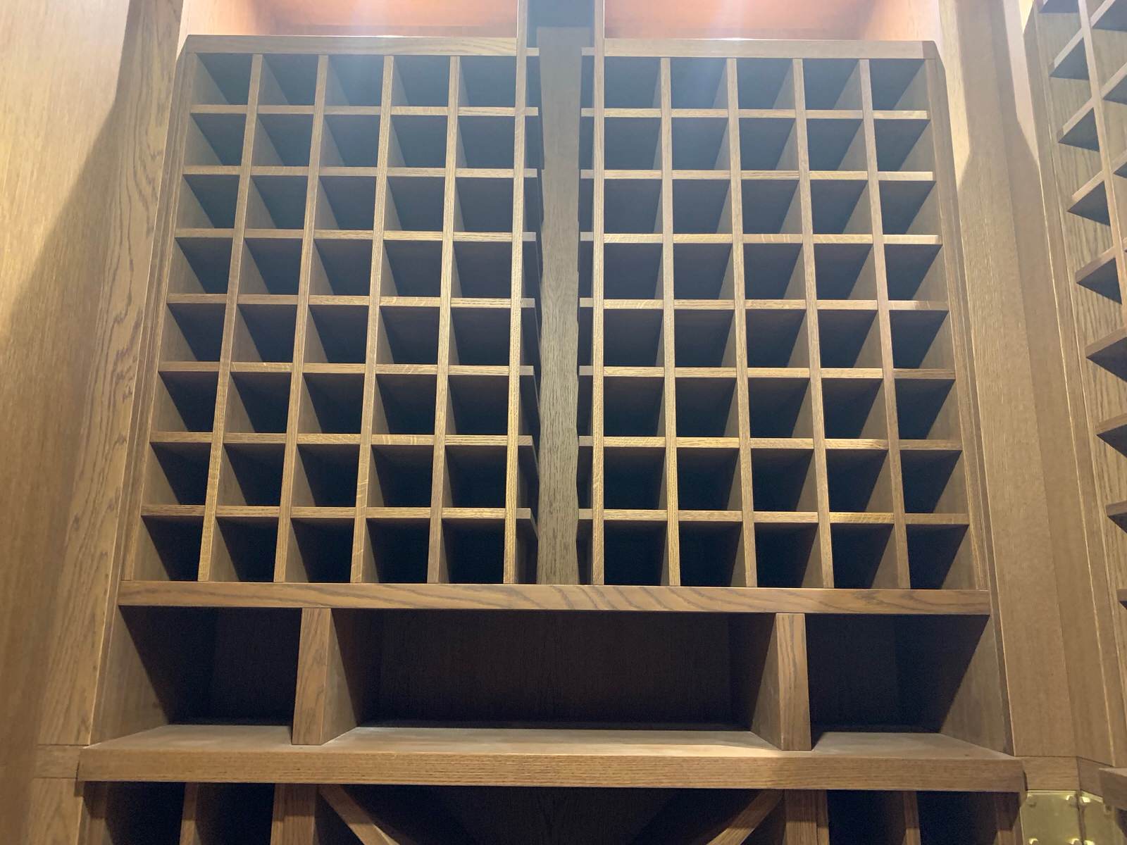 Винный погреб на 600 бутылок