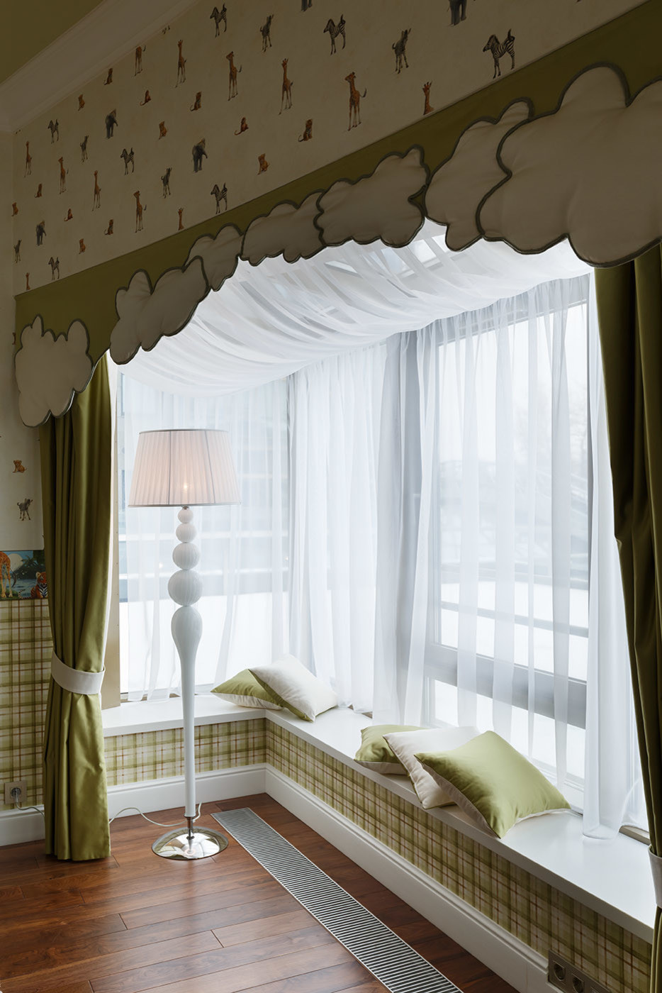 Квартира в клубном жилом комплексе на Крестовском острове в Санкт-Петербурге.