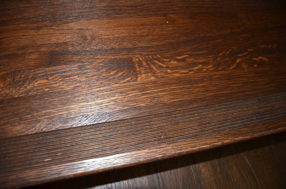 Лестница из дуба с оригинальным ограждением